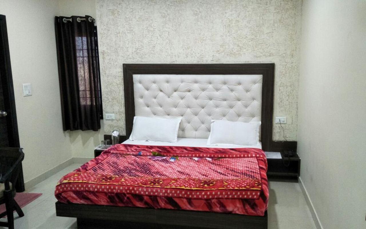R.S Hotel & Restaurant Amritsar Exterior foto